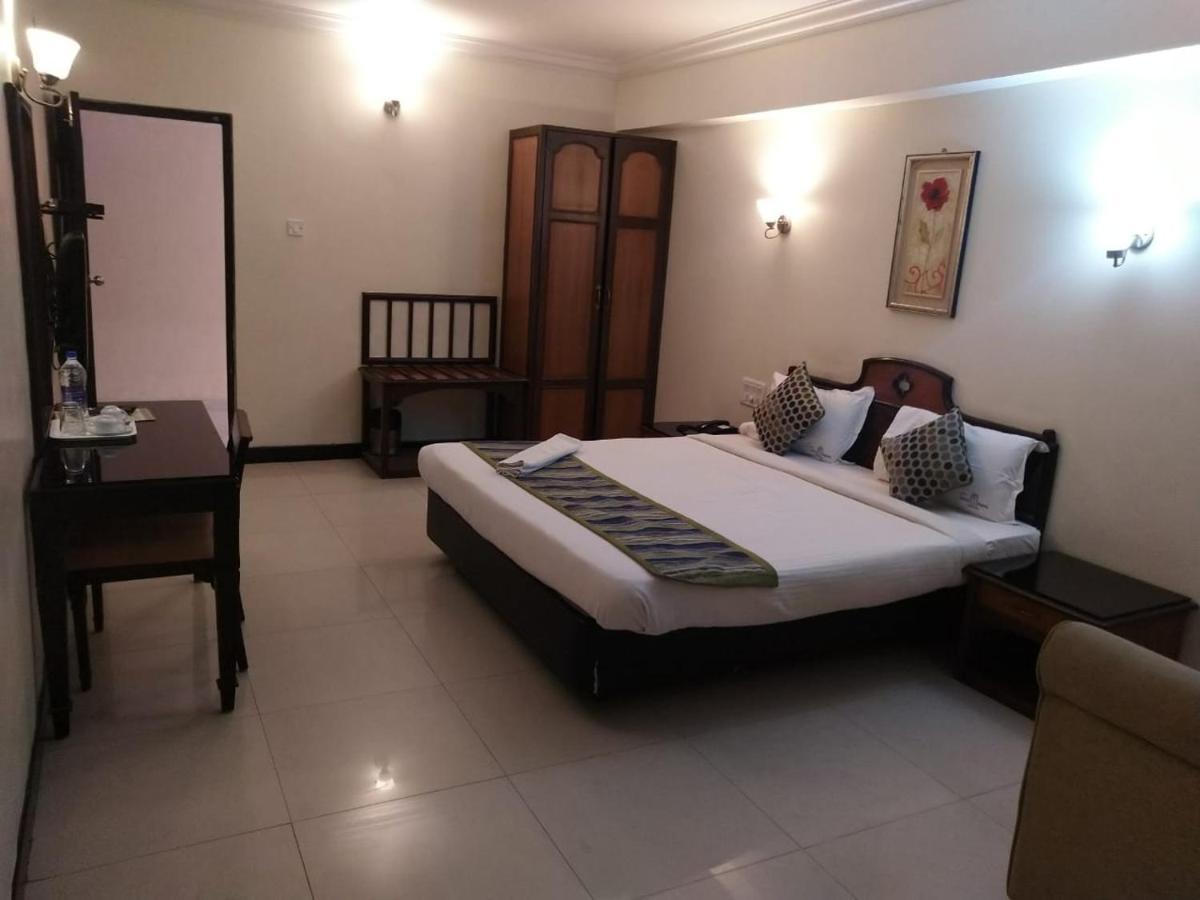 Suvarna Regency Hassan Exterior foto