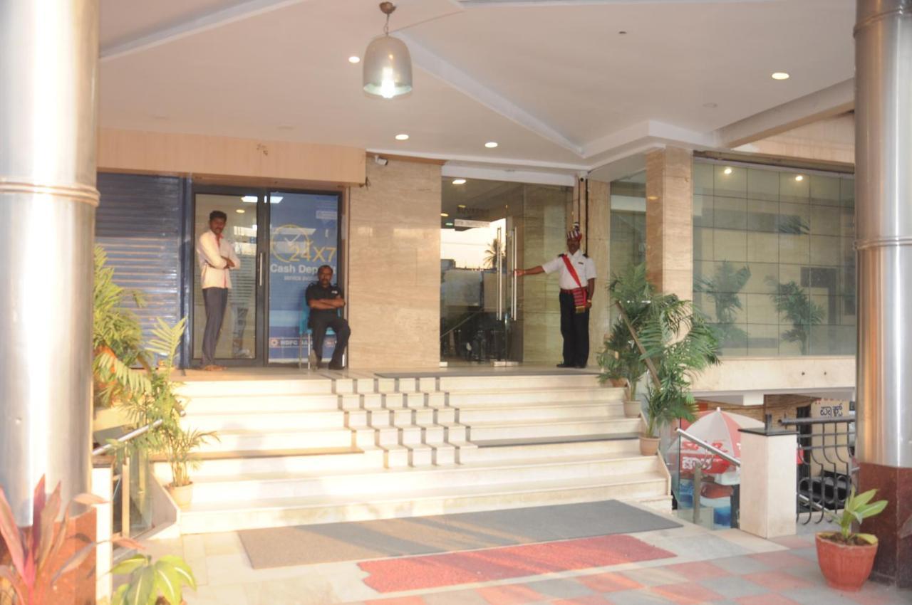 Suvarna Regency Hassan Exterior foto